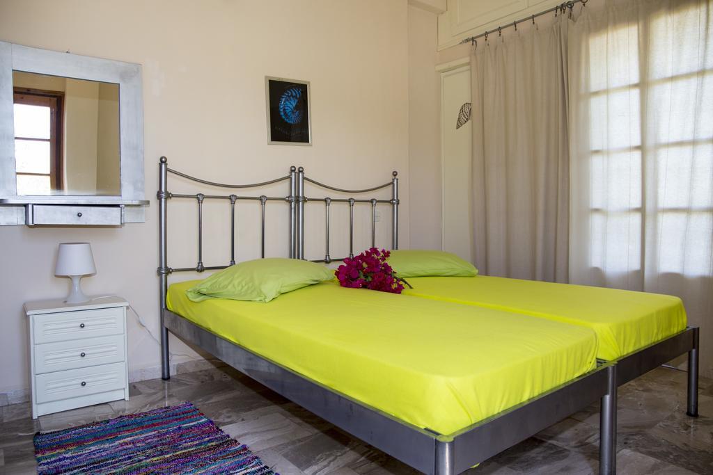 Hotel Condillia II Spétses Habitación foto